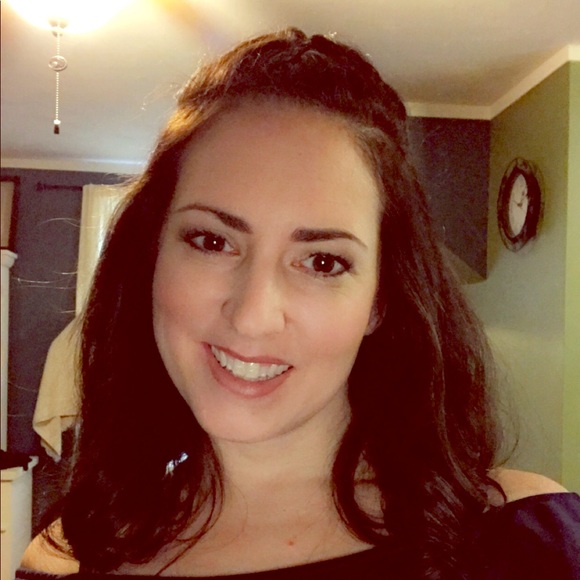 Meet your Posher, Stephanie - Picture 1 of 1